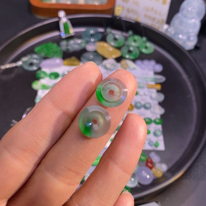 【闪购商品】翡翠挂件未镶嵌圈