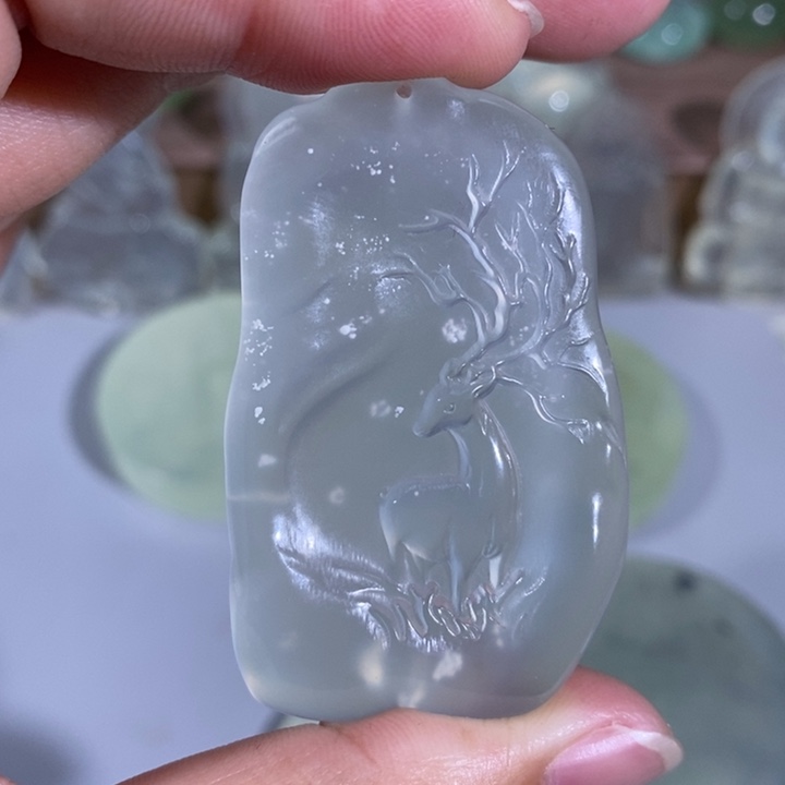 未镶嵌岫玉颈饰吊坠