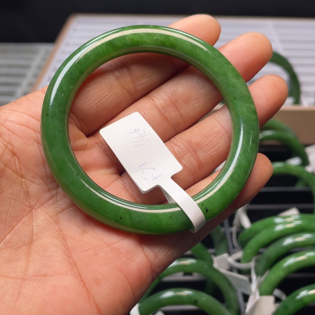 和田玉（碧玉）手镯未镶嵌