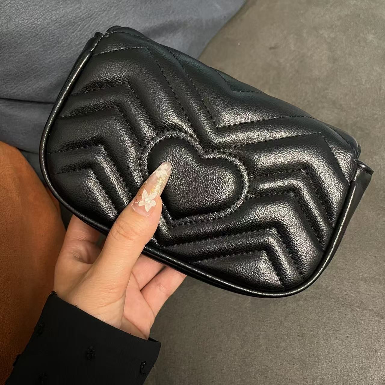 迷你爱心包单肩斜跨手拎包底长18 