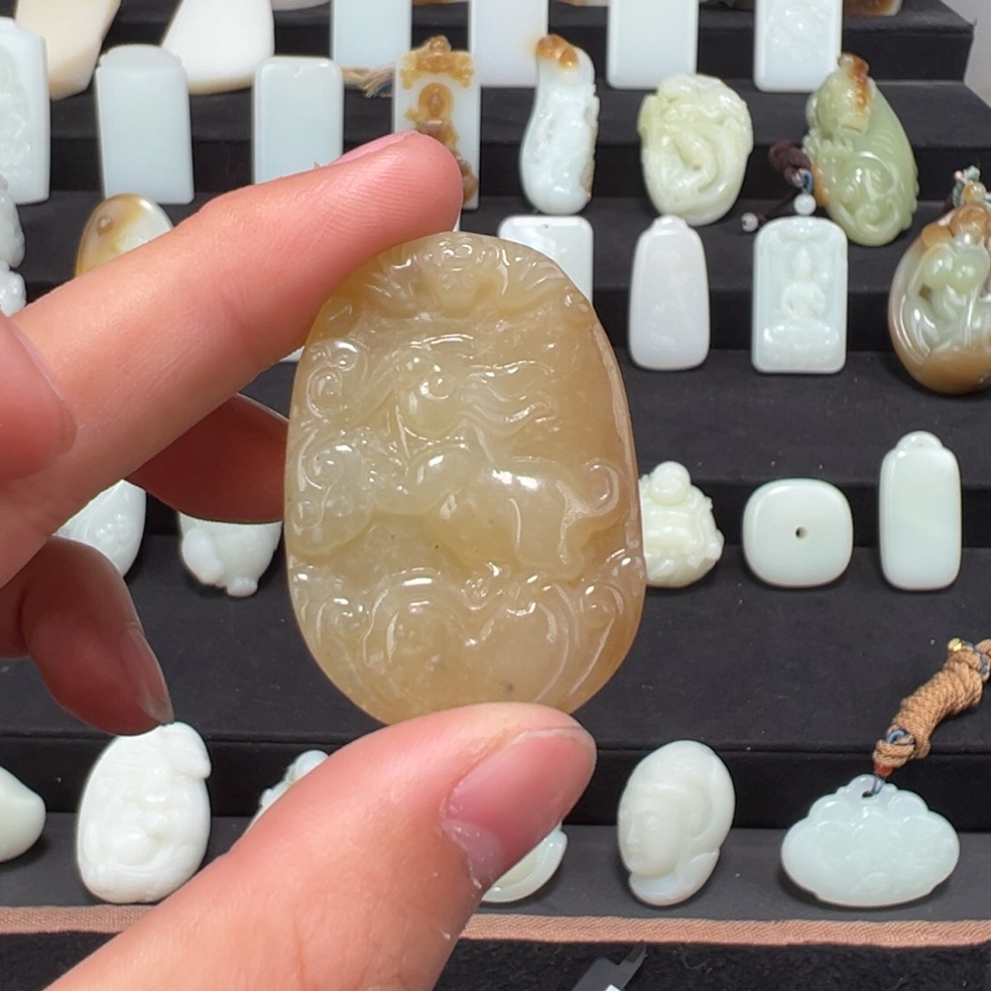 和田玉颈饰未镶嵌