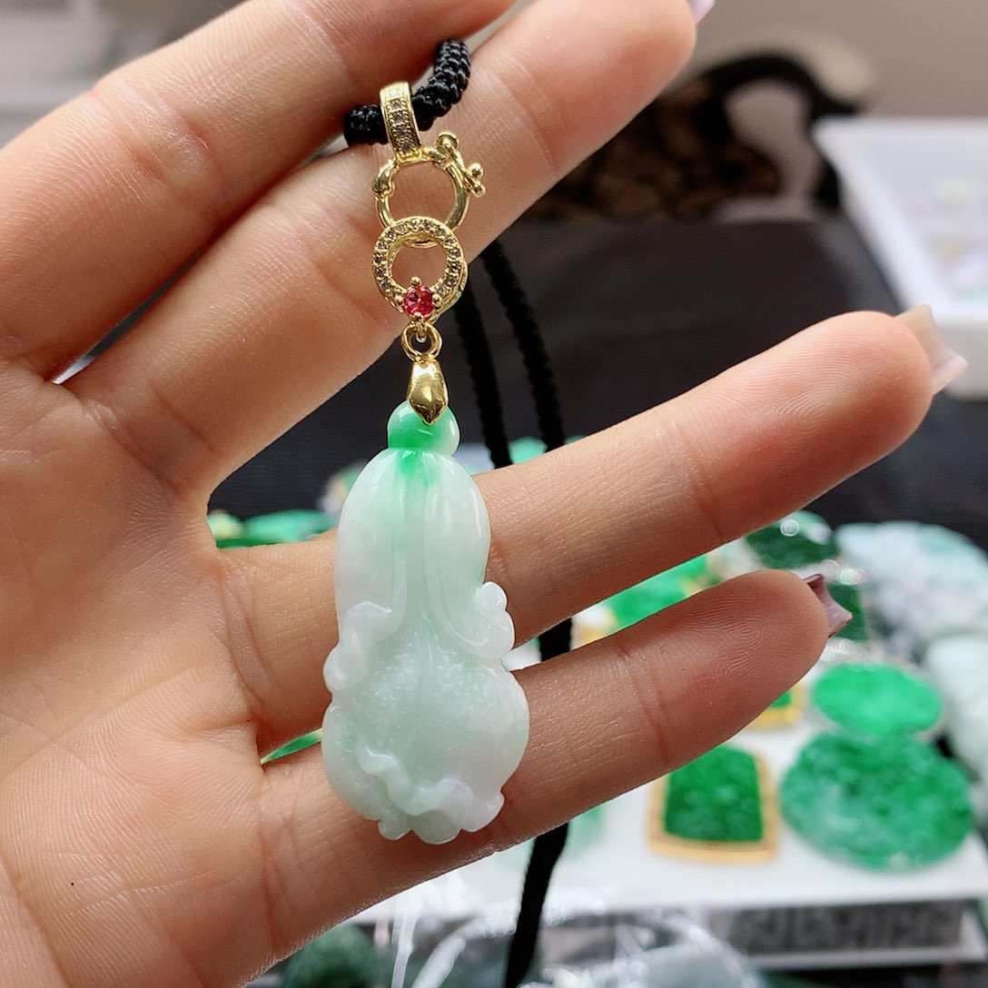 【闪购商品】翡翠吊坠(赠链)合金