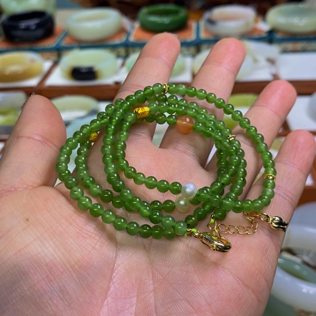 和田玉乌兰海苹果绿4未镶嵌