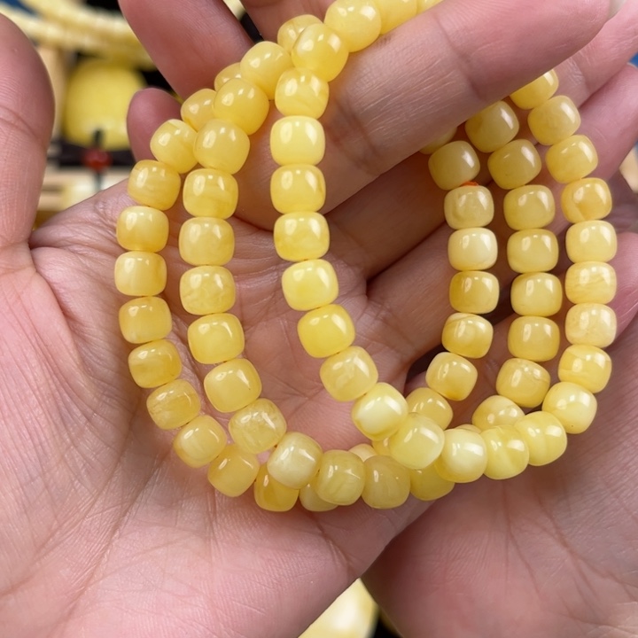 琥珀珠宝奇石未镶嵌琥珀，多样性发其一