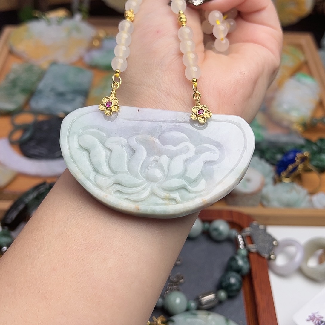 翡翠吊坠(赠链)未镶嵌吊坠25