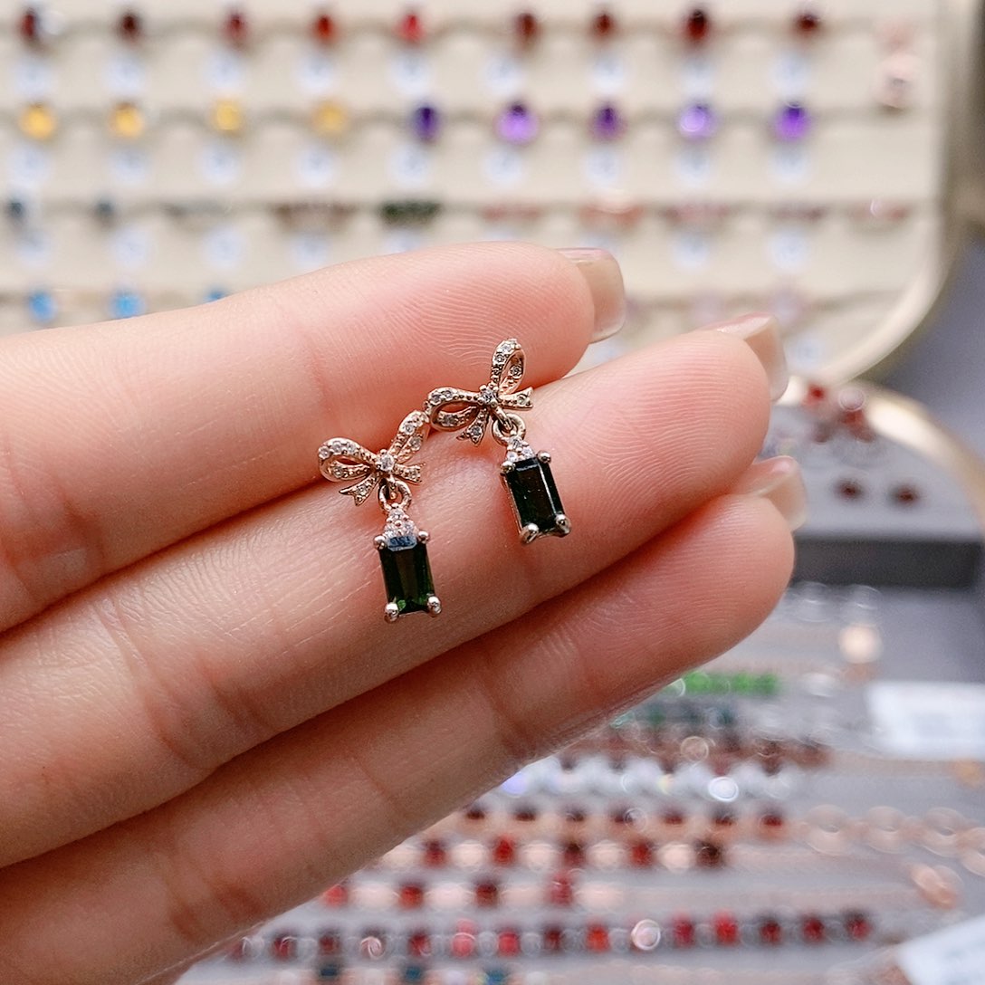 碧玺耳钉银S925镶嵌耳钉