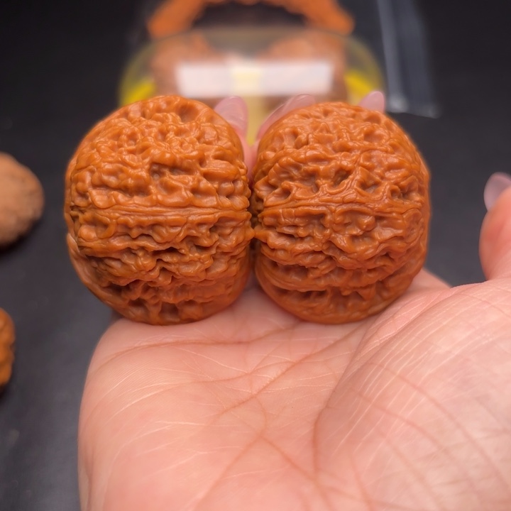 桃核把件44球疆狮子头