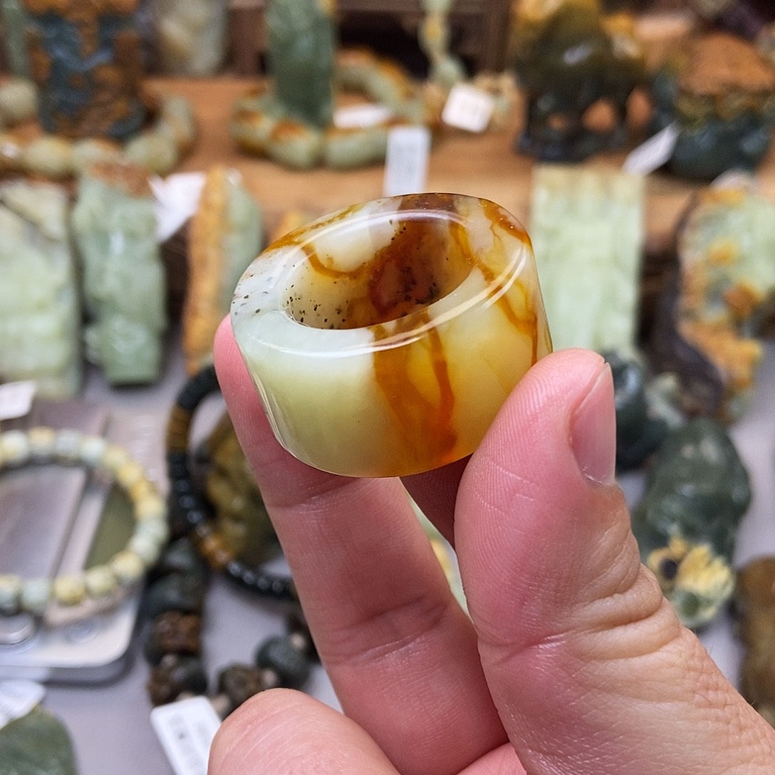 蛇纹石玉扳指合金