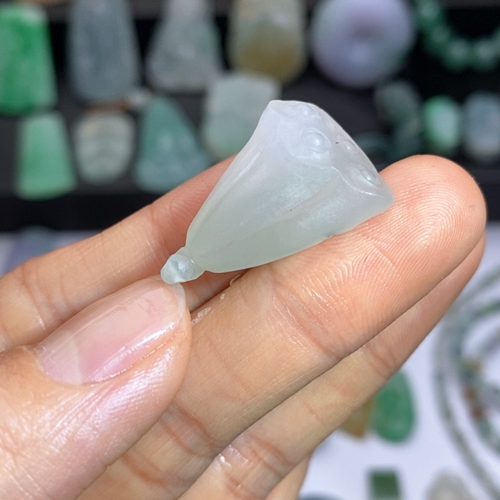 定制翡翠未镶嵌莲蓬