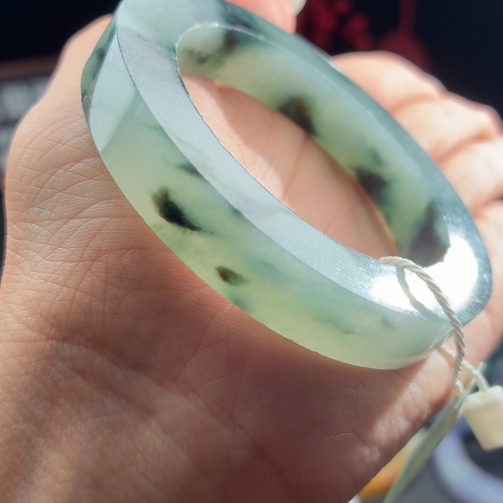 定制翡翠未镶嵌翡翠手镯