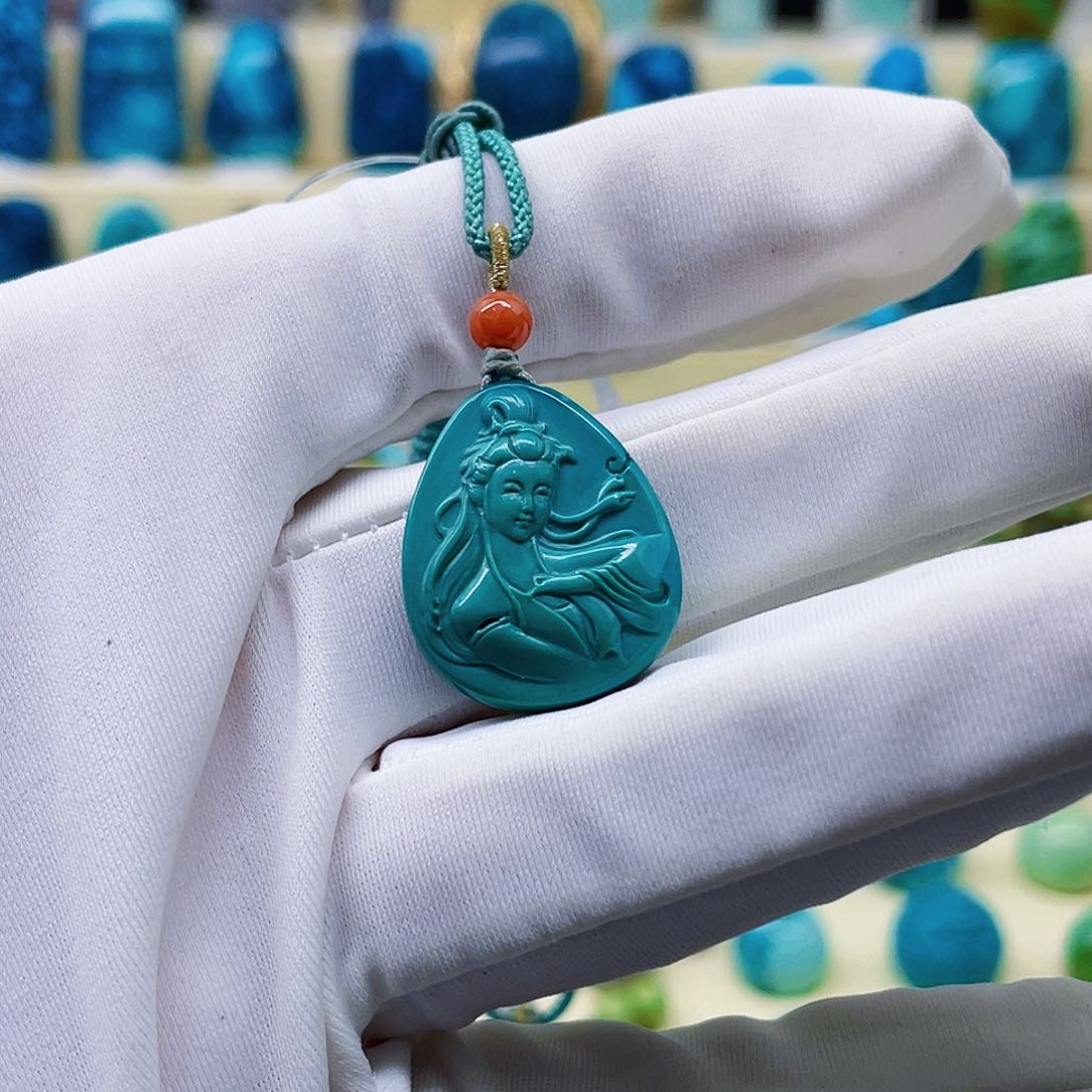 绿松石颈饰未镶嵌