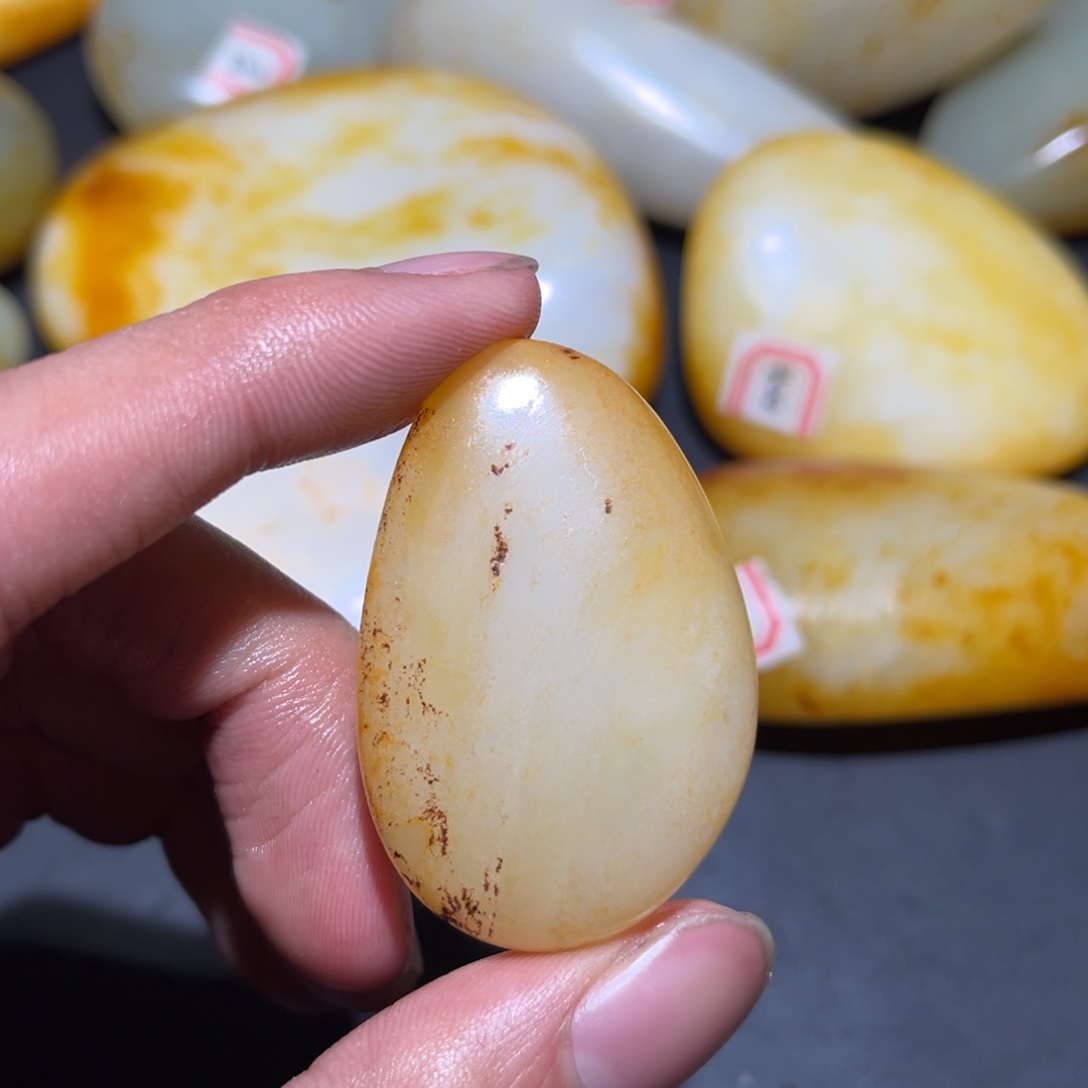 和田玉未镶嵌珠宝奇石