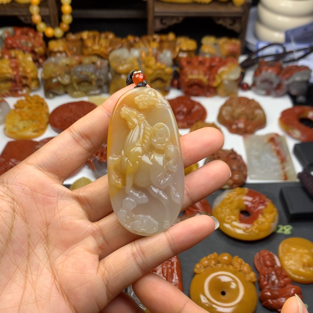 石英质玉（黄龙玉）挂件未镶嵌