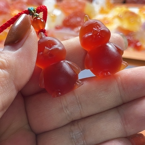 未镶嵌颈饰玛瑙/玉髓兜**妈