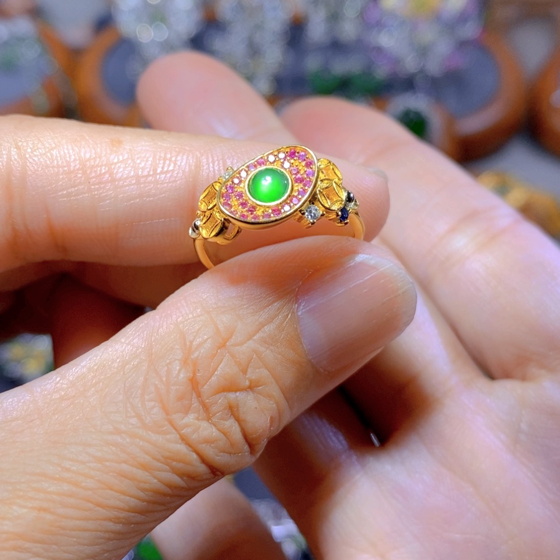 翡翠颈饰银S925镶嵌天然翡翠