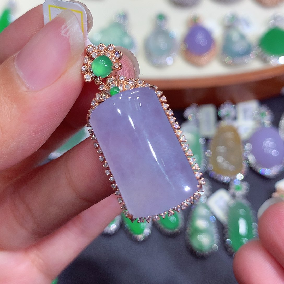 翡翠吊坠(不含链)18K金镶嵌