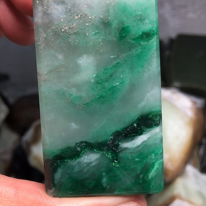 石英质玉颈饰合金