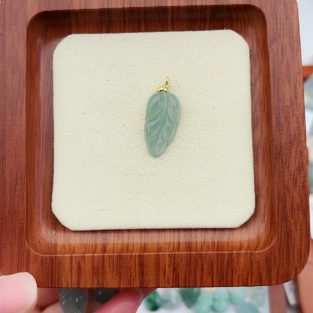 翡翠18K金镶嵌颈饰X*叶子