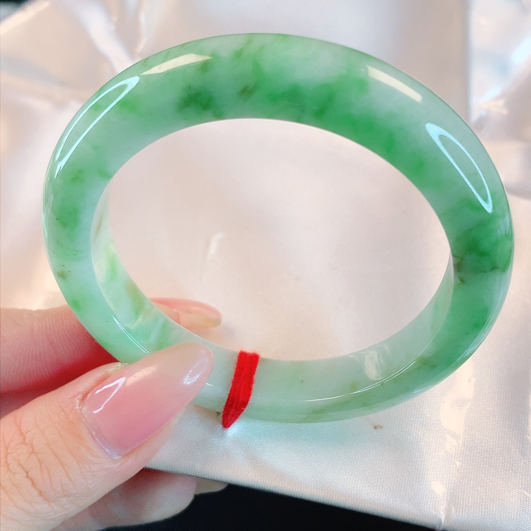 翡翠手镯未镶嵌51.8圈口