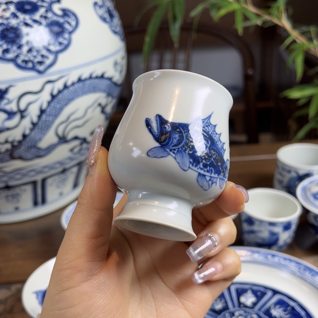青花鱼藻纹直口杯全手绘原矿釉烧制