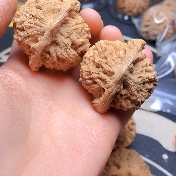 文玩核桃吊坠官帽一对