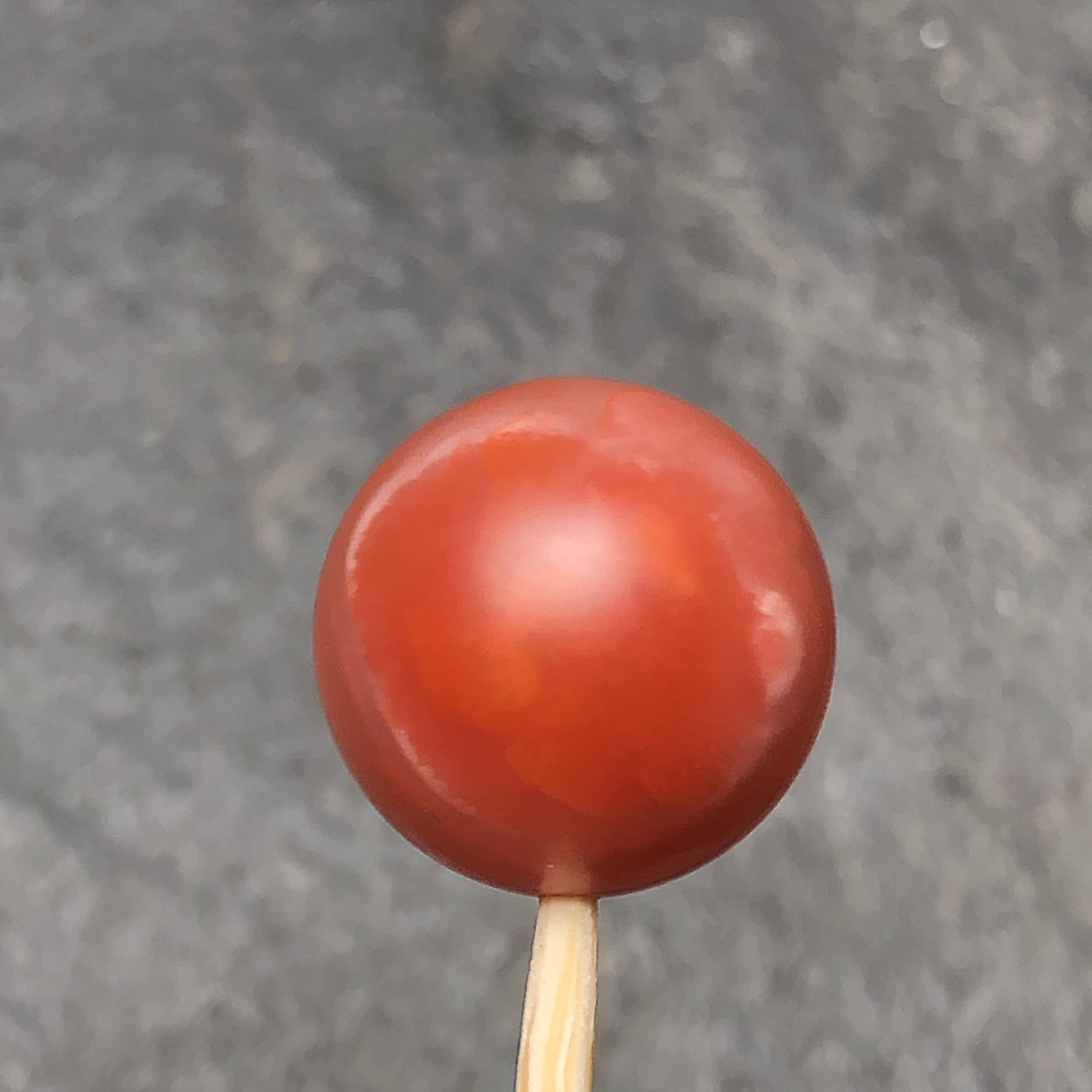 川料原矿南红玛瑙手工打磨圆珠直径13.2毫米，无裂