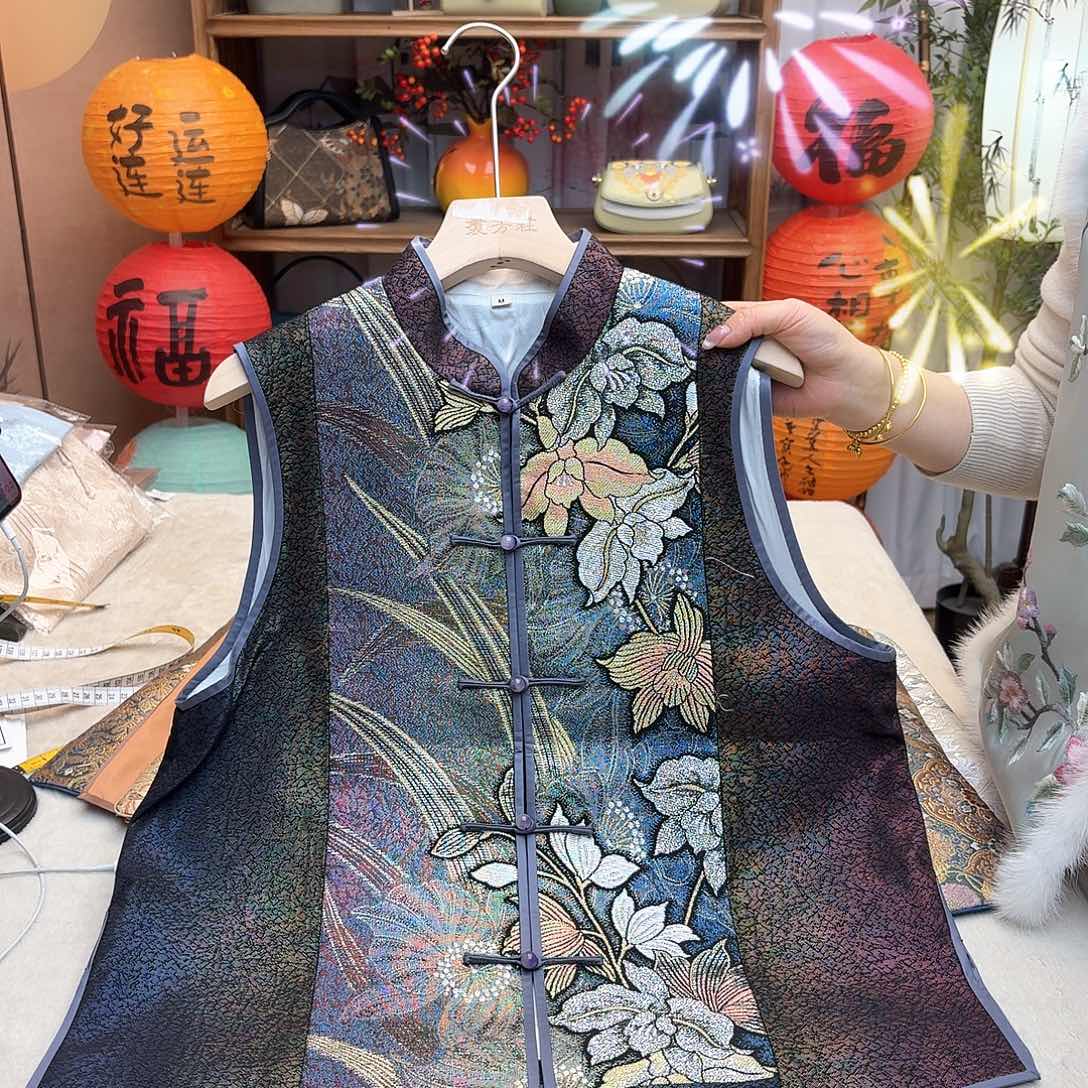 刺绣西针织马甲M码