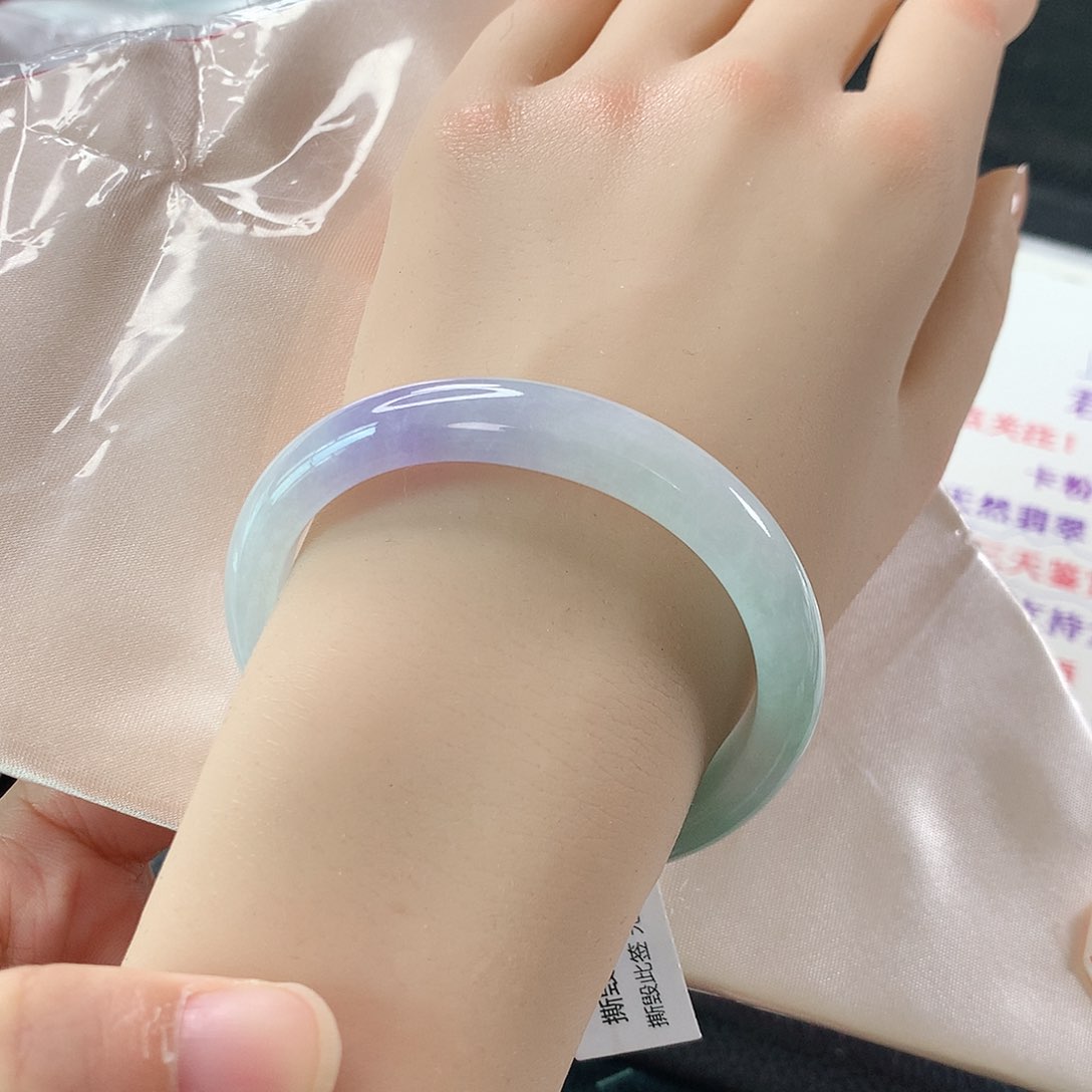 未镶嵌手镯（贵妃镯）翡翠①⑨⑨