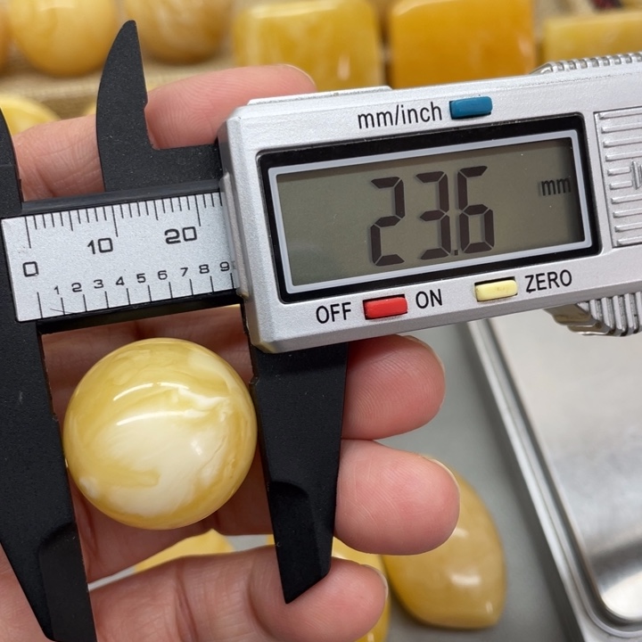 琥珀裸石未镶嵌蜜蜡