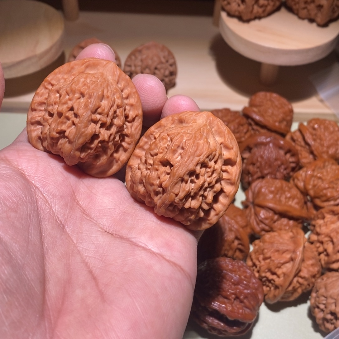 吊坠桃核红狮子39全品无修