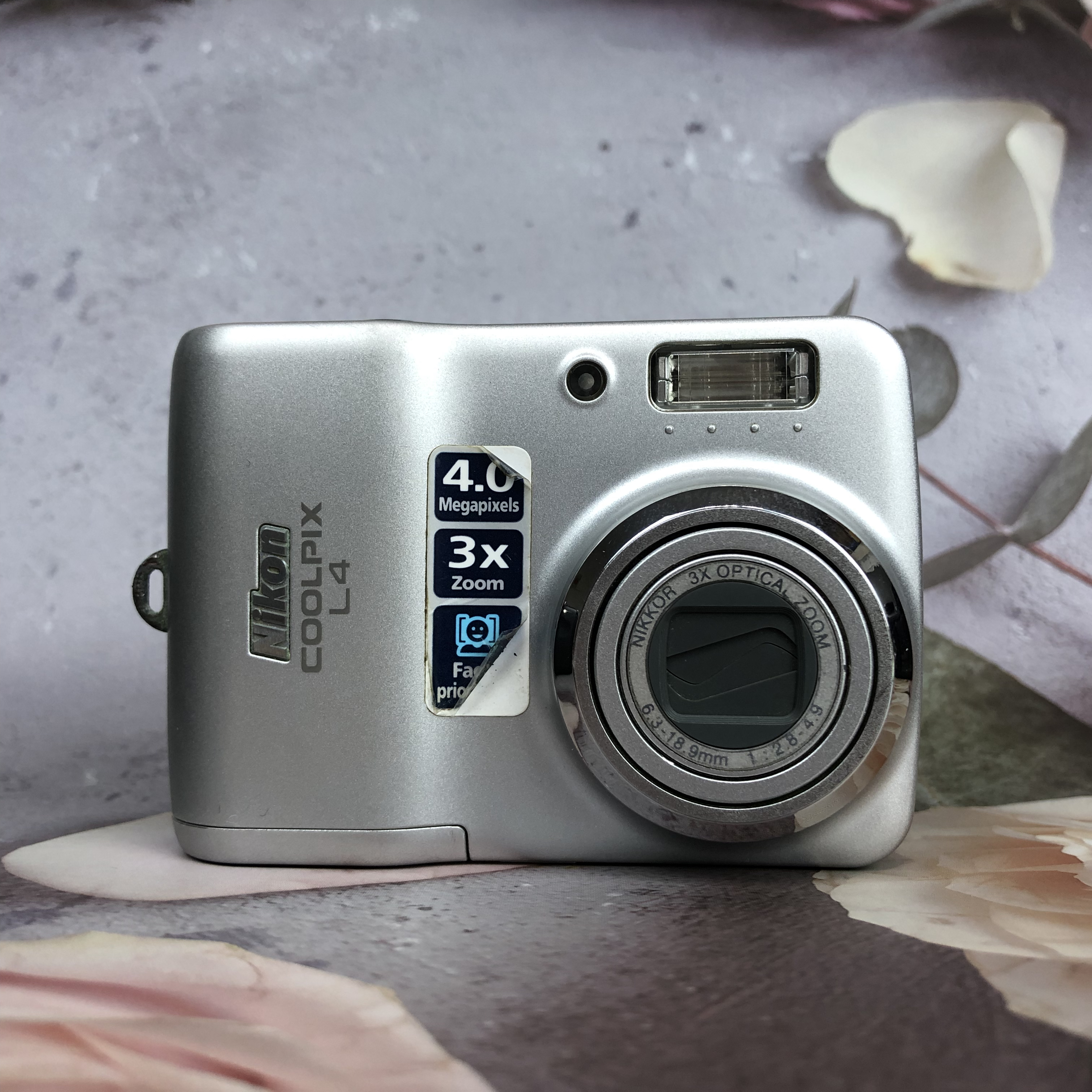 9新 Nikon/尼康 l4 人像冷白 校园记录神机 出片清晰 成色新