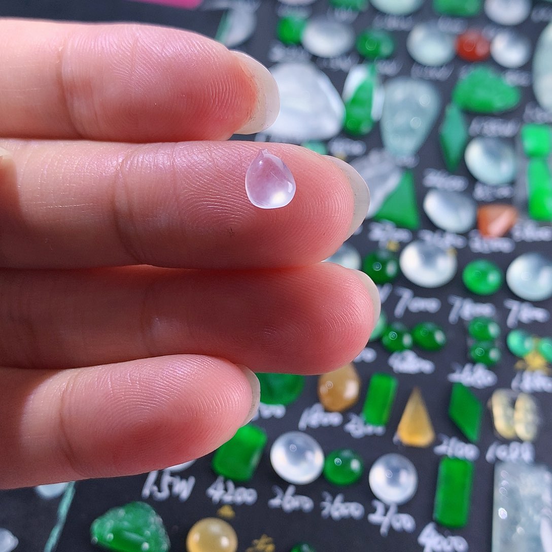 翡翠颈饰未镶嵌天然翡翠高冰福瓜