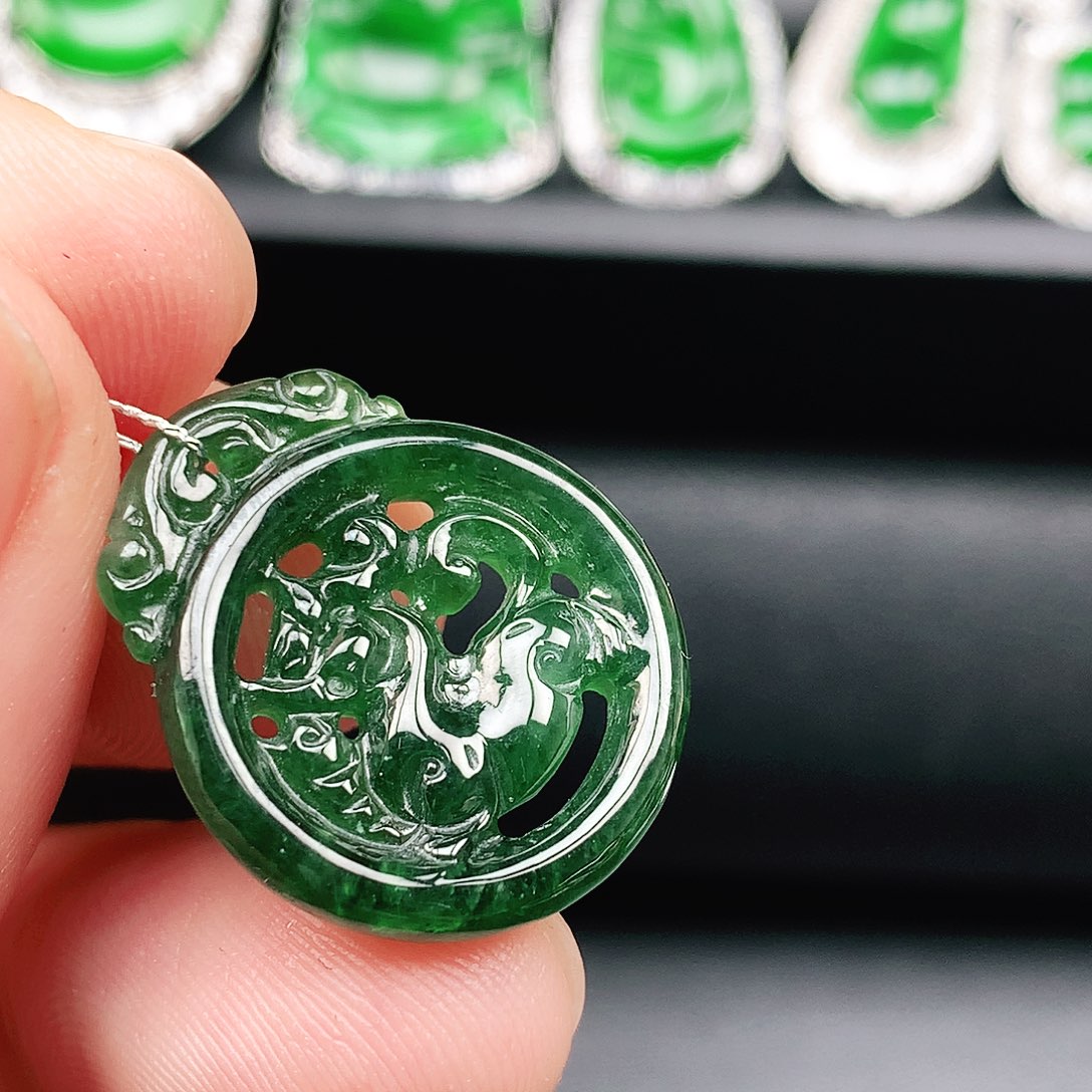 翡翠颈饰未镶嵌天然