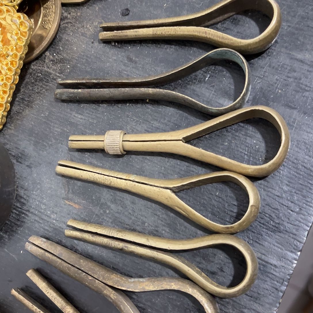 曾***波闪电购铜摆件工艺品