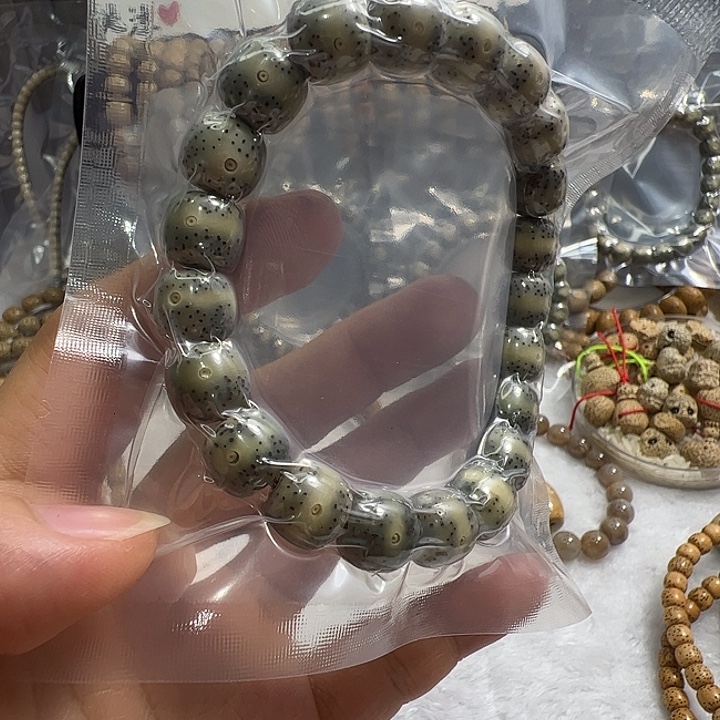 观***️菩提星月菩提单圈手串一物一图