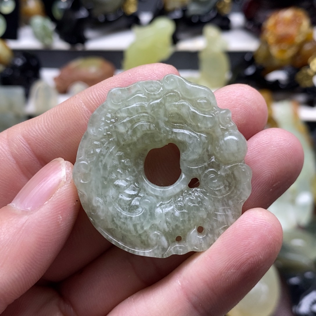 岫玉龙扣吊坠未镶嵌