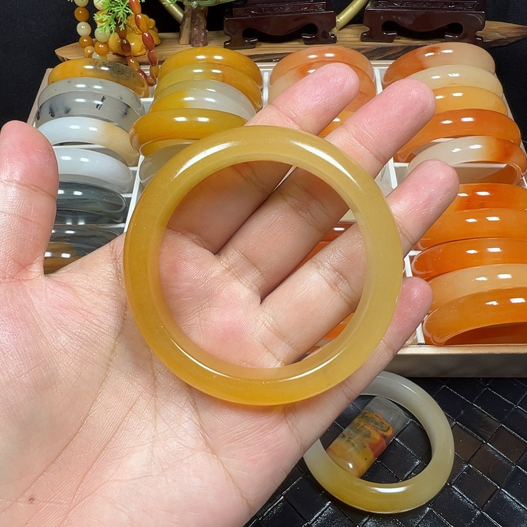 安***๑石英质玉（黄龙玉）未镶嵌手镯