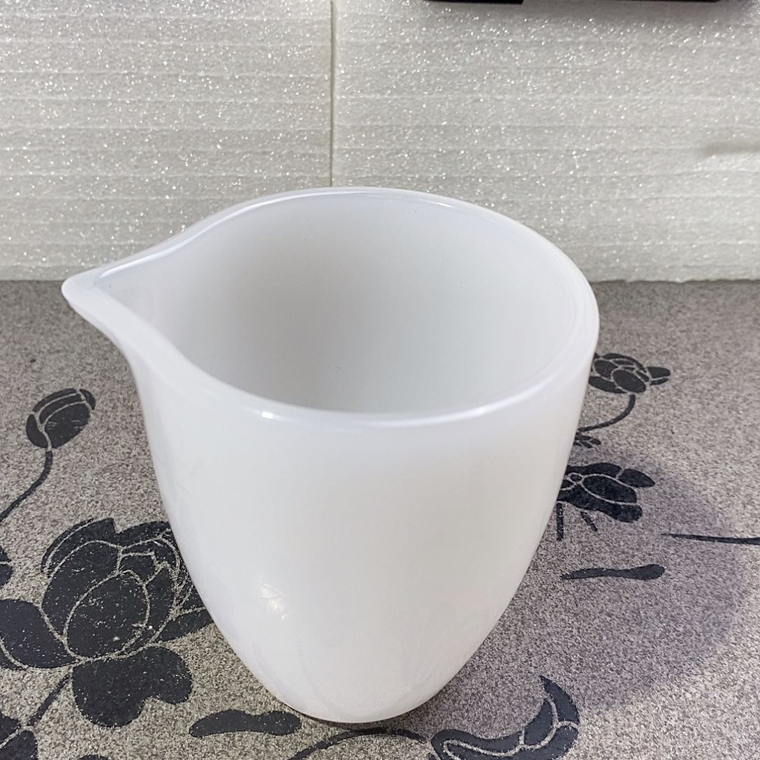 古法琉璃纯白公道杯