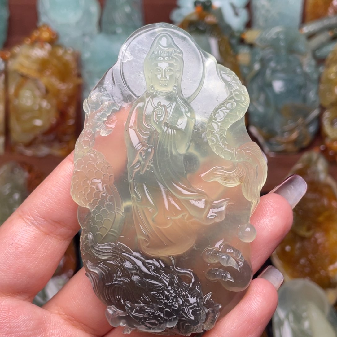 蛇纹石玉颈饰未镶嵌禅*