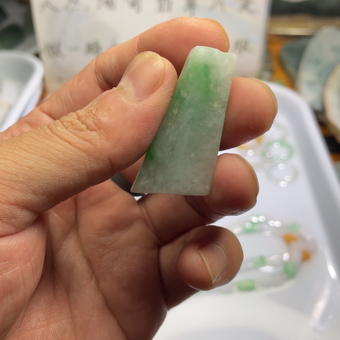 翡翠未镶嵌挂件天然翡翠