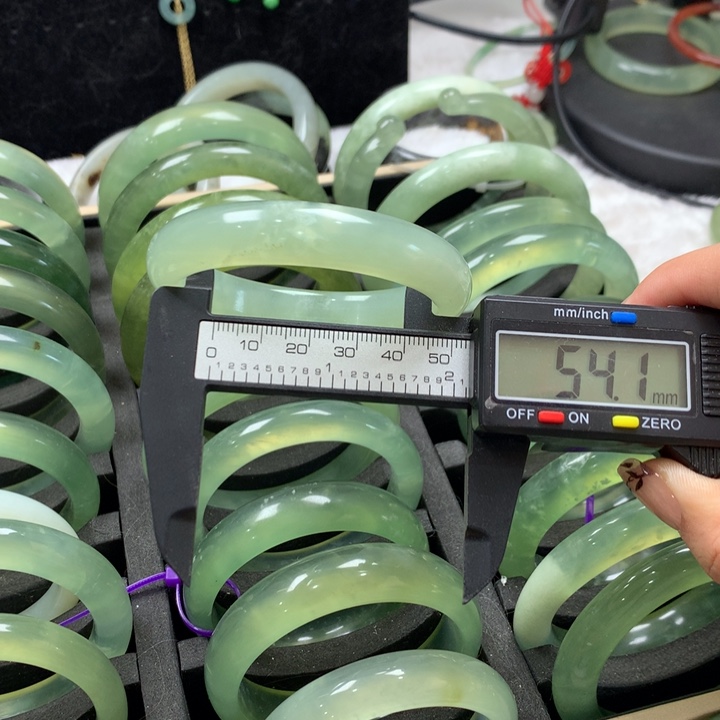 未镶嵌蛇纹石玉手镯39