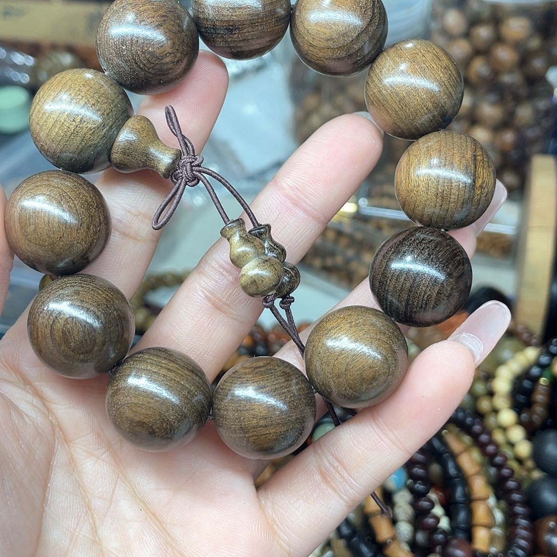 维腊木（绿檀）无事牌