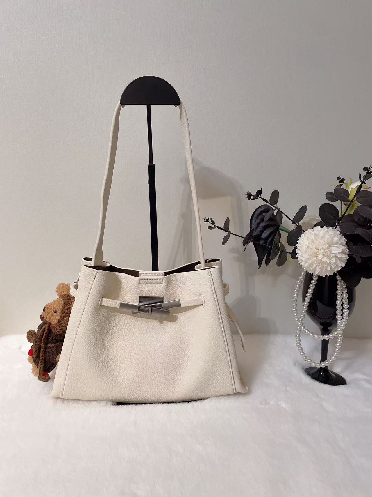 2025新款凯丽单肩托特包简约百搭斜挎包潮流时尚高级感      