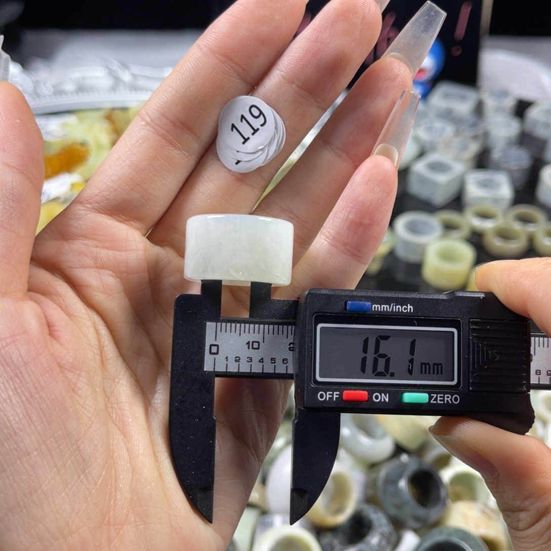 蛇纹石玉未镶嵌戒指