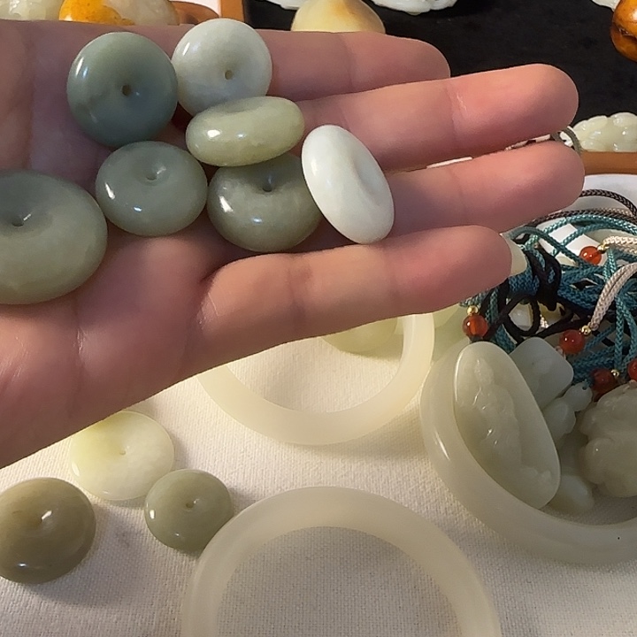 和田玉（糖玉）未镶嵌颈饰