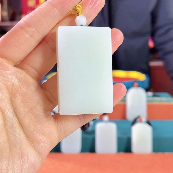 和田玉吊坠未镶嵌