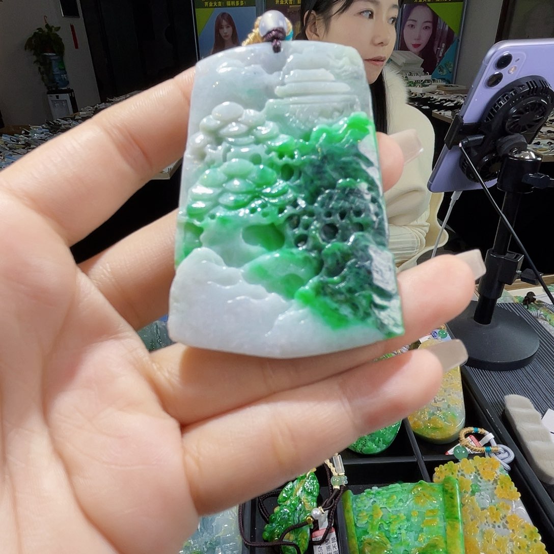 颈饰未镶嵌翡翠一