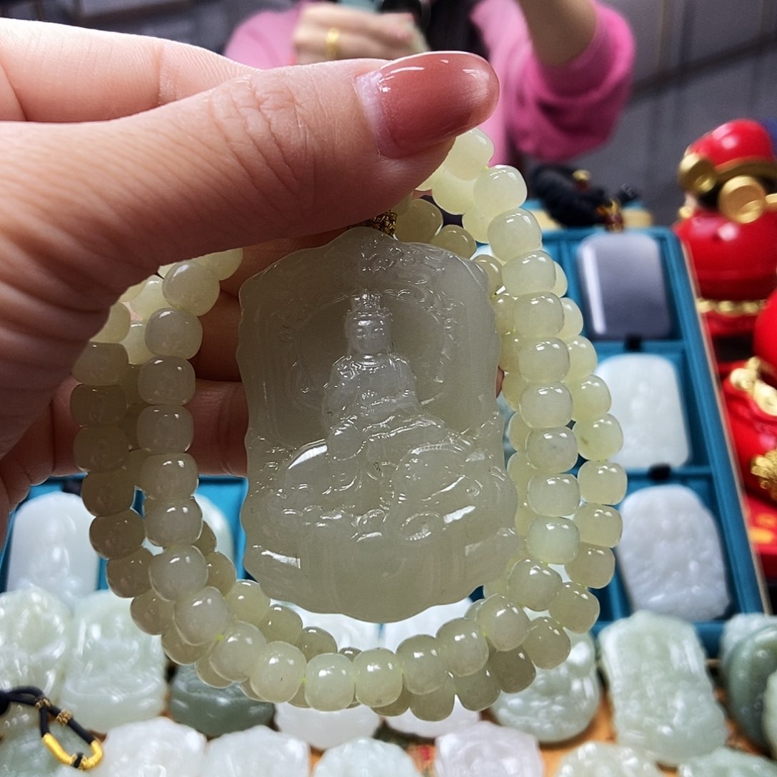 和田玉颈饰未镶嵌当****羯