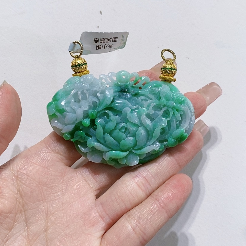 【闪购商品】翡翠未镶嵌颈饰