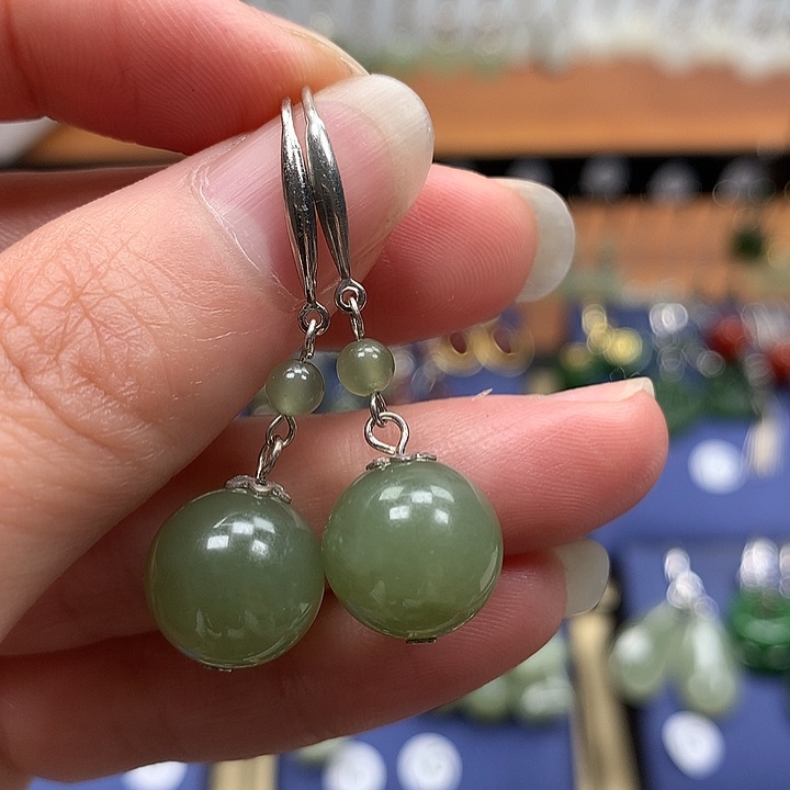 和田玉银S925镶嵌耳饰12左右晴水色